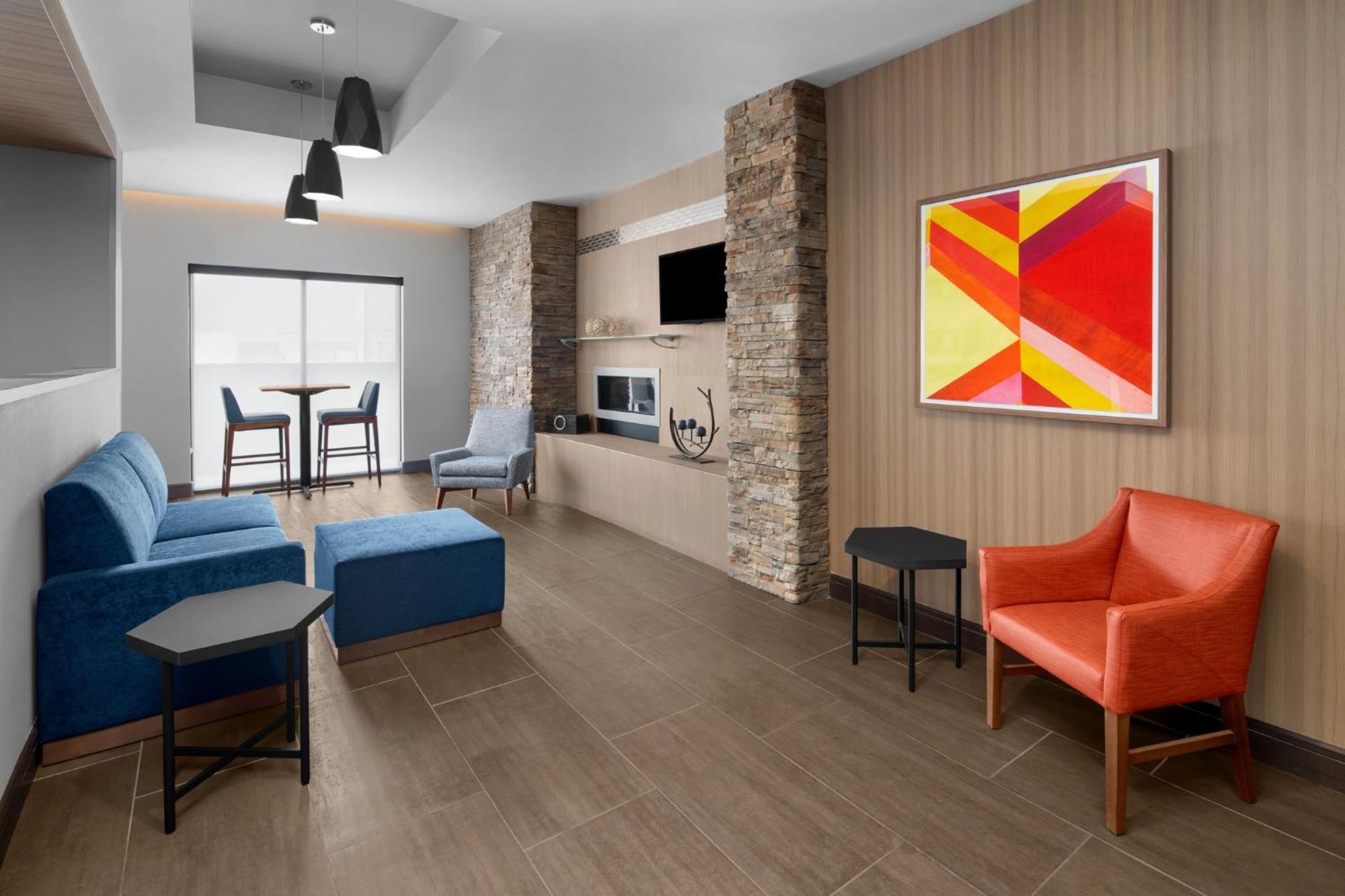 Hotel Holiday Express & South I-20 By Ihg